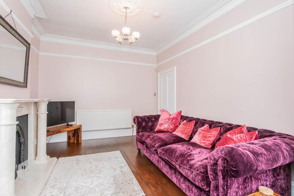 House in Salford, Patricroft - More
