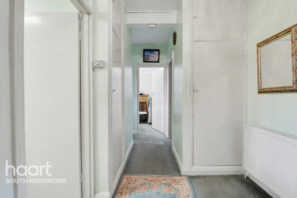 Apartment in London, South Woodford - More