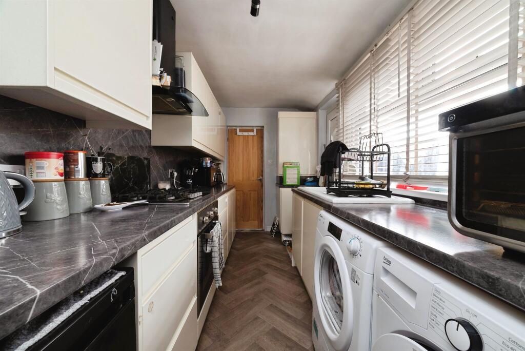 House in Hull - More