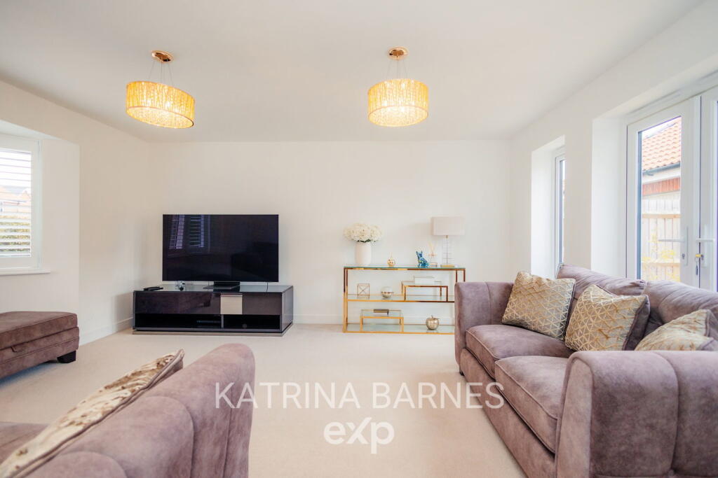 House in Braintree, Cressing - More