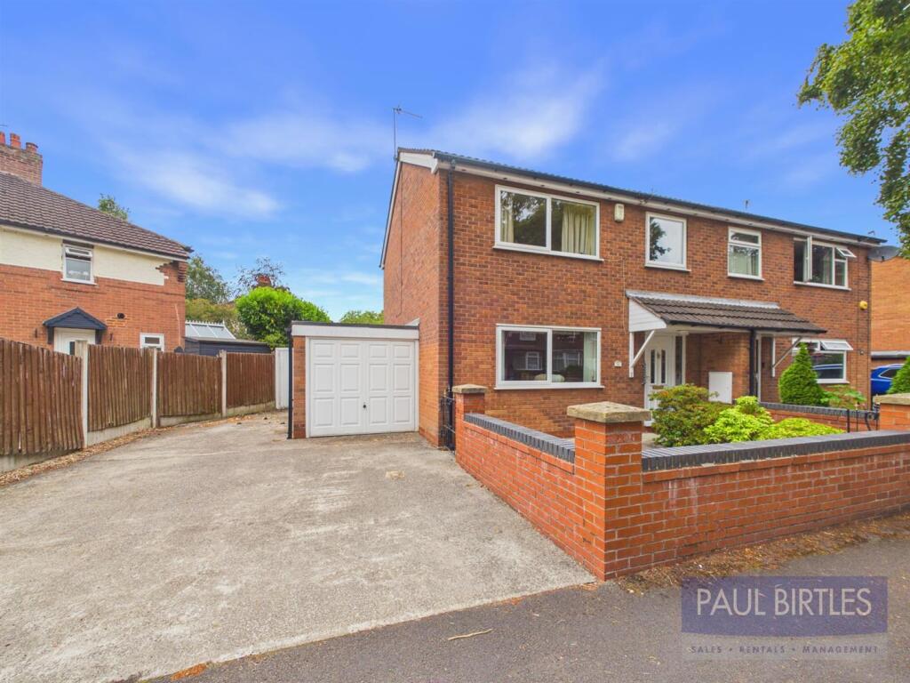 Main image of property: Sevenoaks Avenue, Davyhulme, Trafford, M41 0SQ