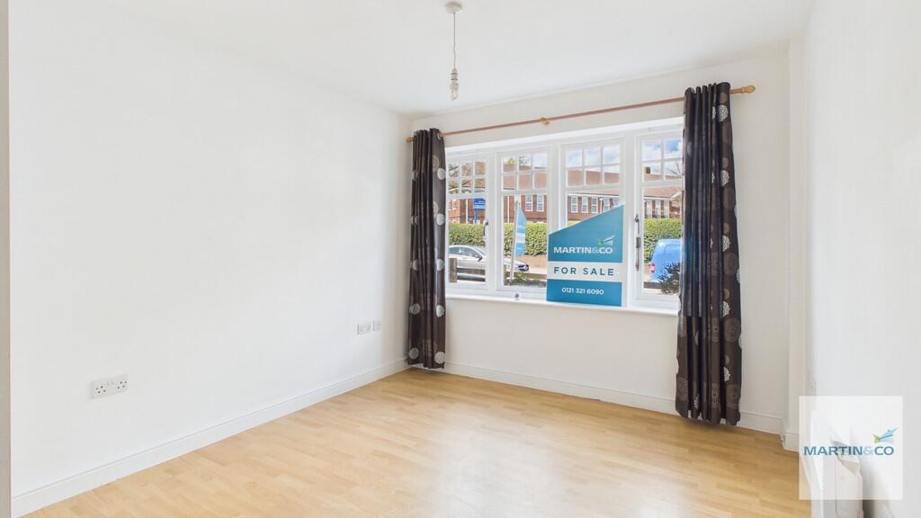 Apartment in Sutton Coldfield, Maney - More