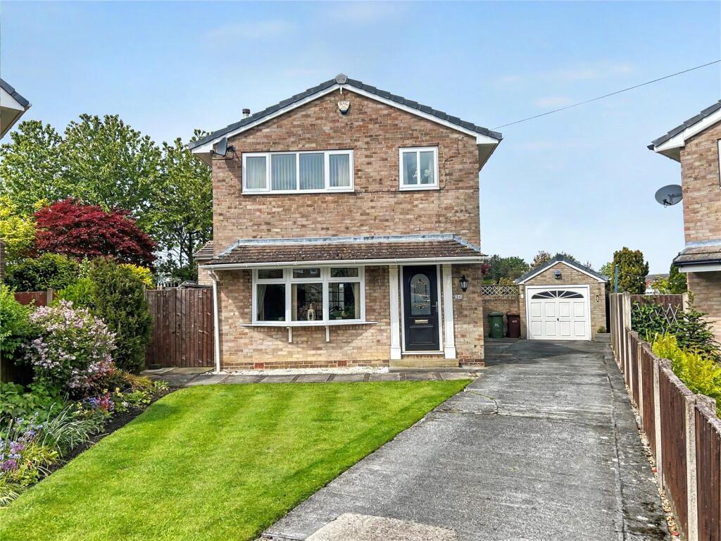 3-bed detached on Springhill Avenue, Crofton, Wakefield, West Yorkshire, £330,000