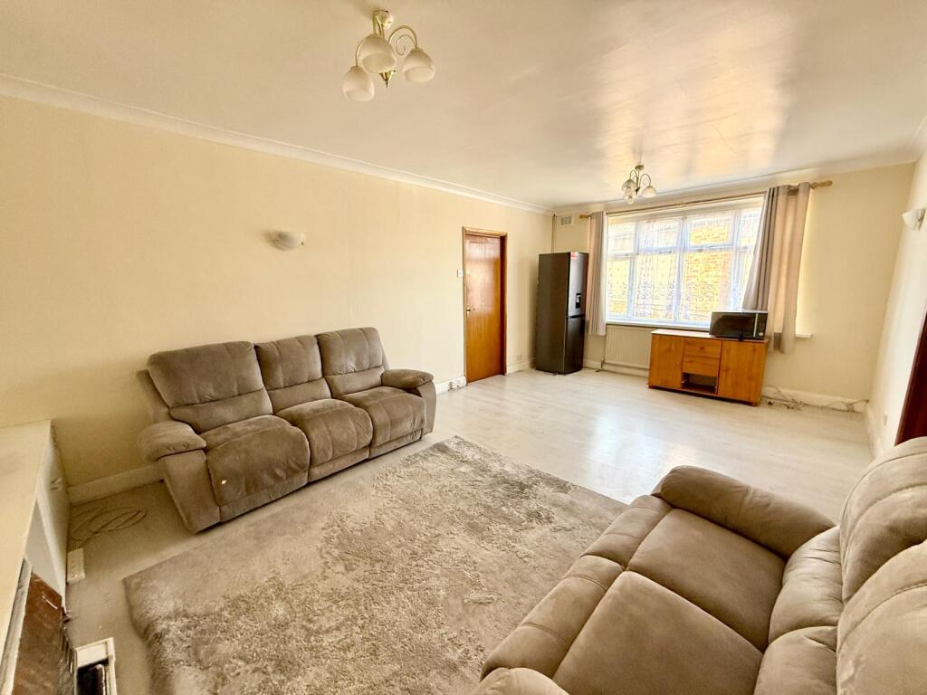 Main image of property: 84 Station Road, Gidea Park, RM2