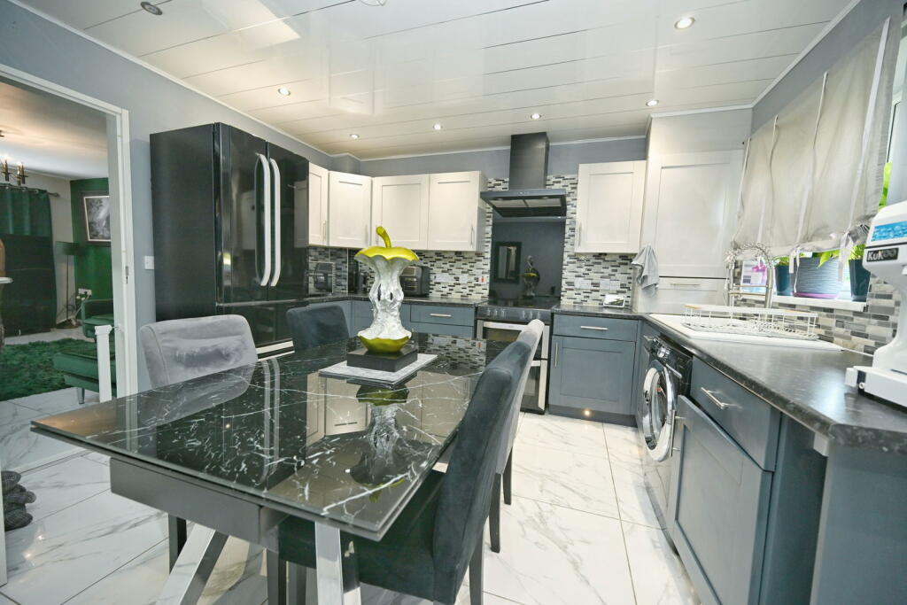 House in Barnsley, South Yorkshire - More