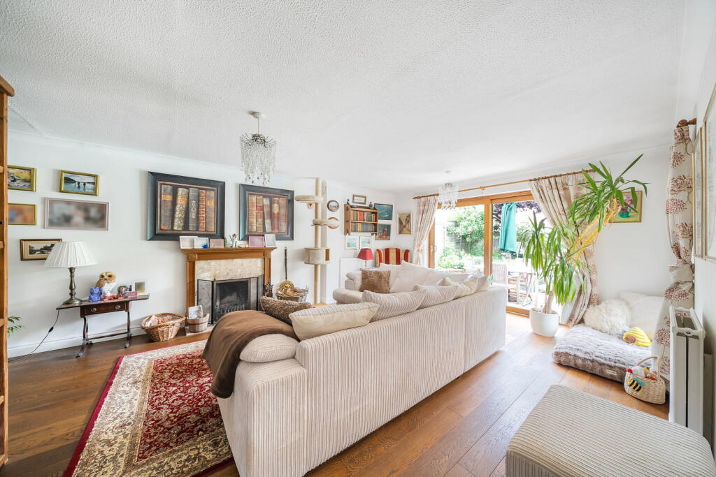 House in Basingstoke and Deane, Oakley - View 2
