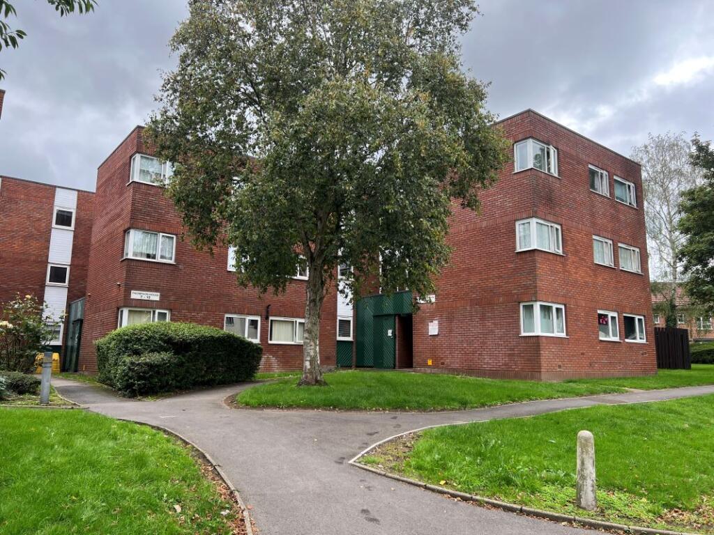 1-bed flat on Flat 6 Thompson House, Ocker Hill Road, Tipton, DY4 0UR, £46,000