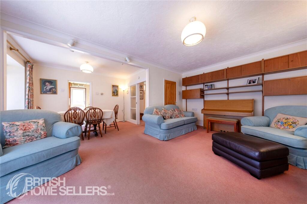 Kemble Drive, Bromley, BR2 photo 4