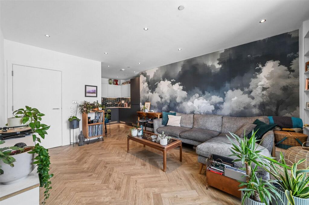 Apartment in London - View 5