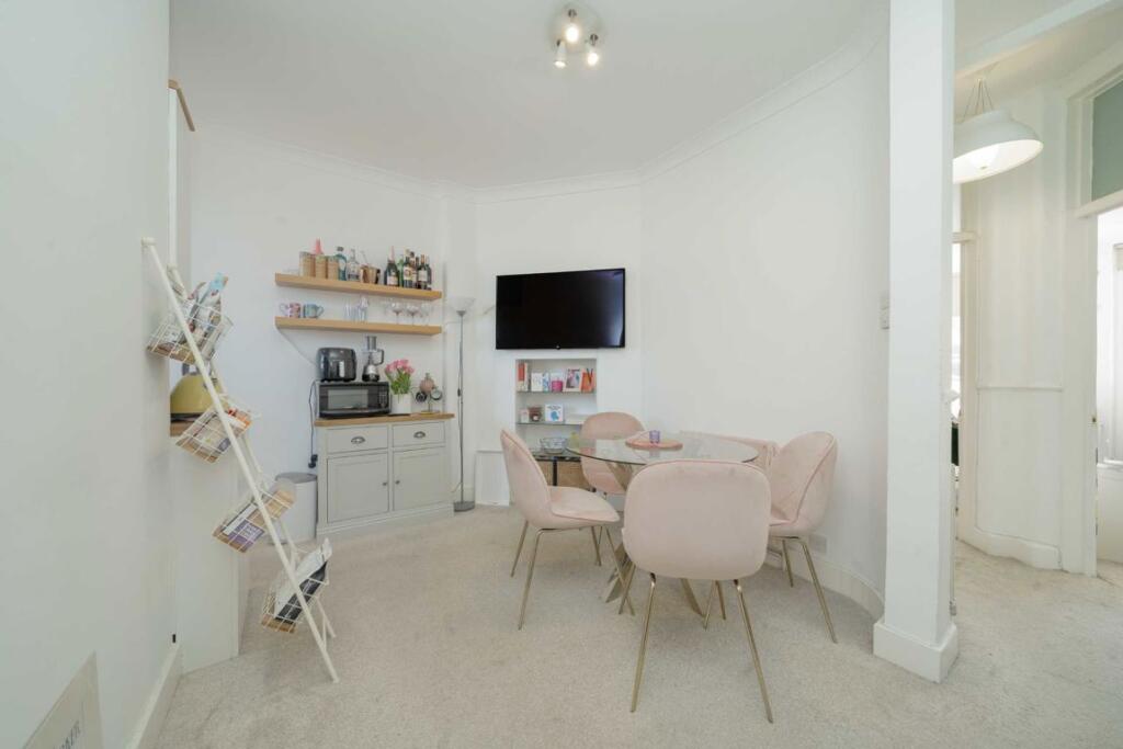 Apartment in London, St. John's Wood - View 3