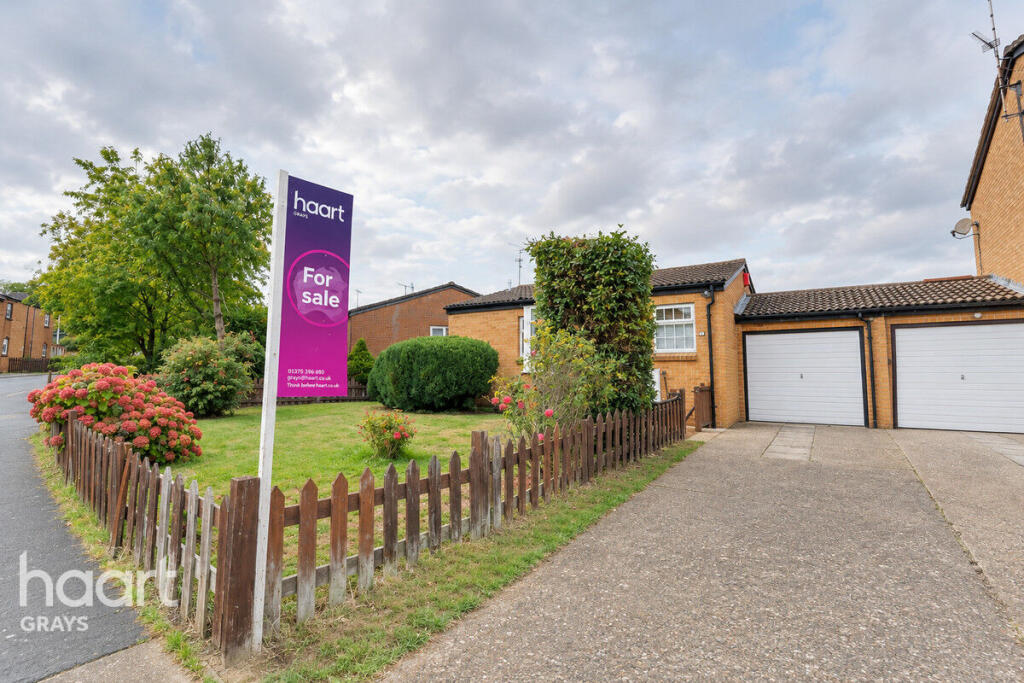 2-bed bungalow on Water Lane, Purfleet, £325,000