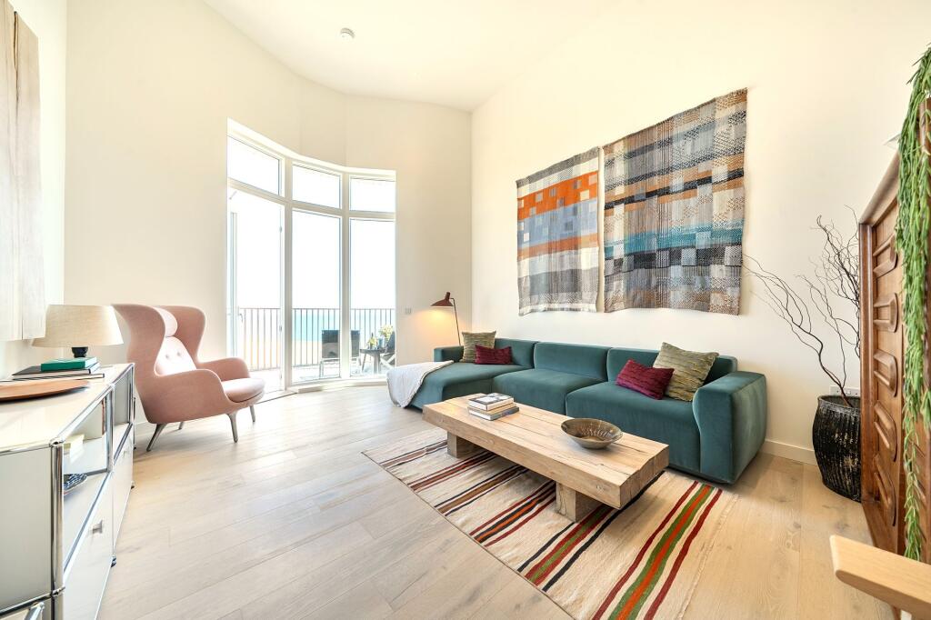 House in Canterbury - View 3