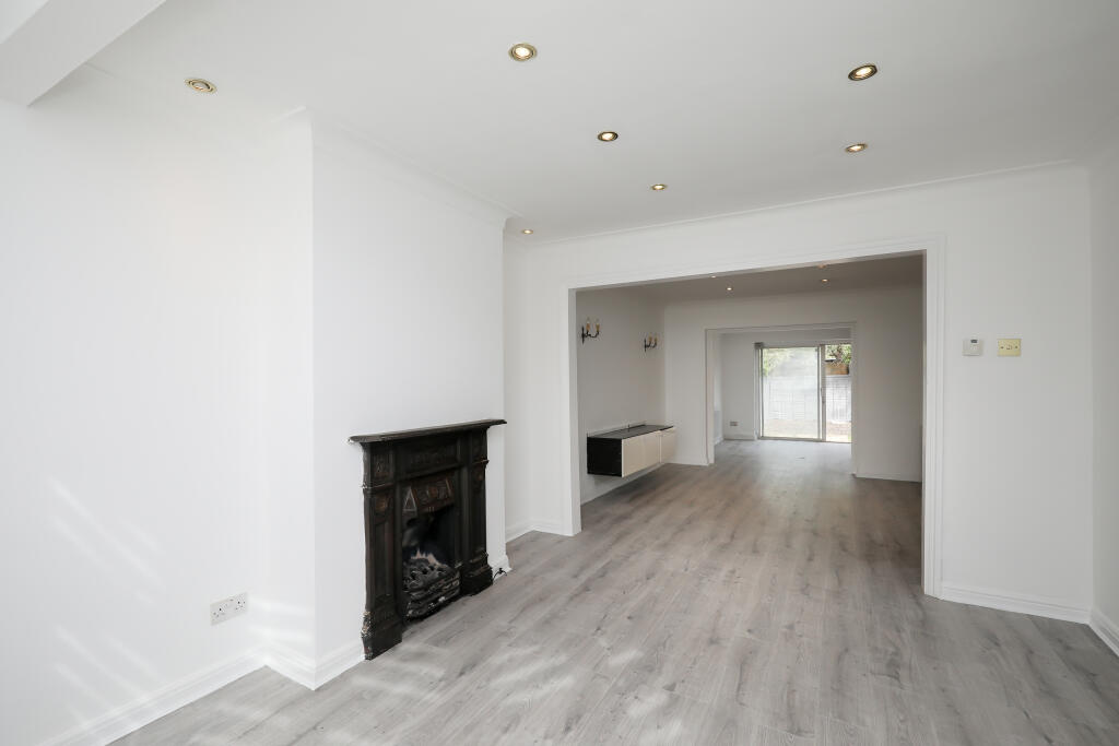 House in Southall - View 5