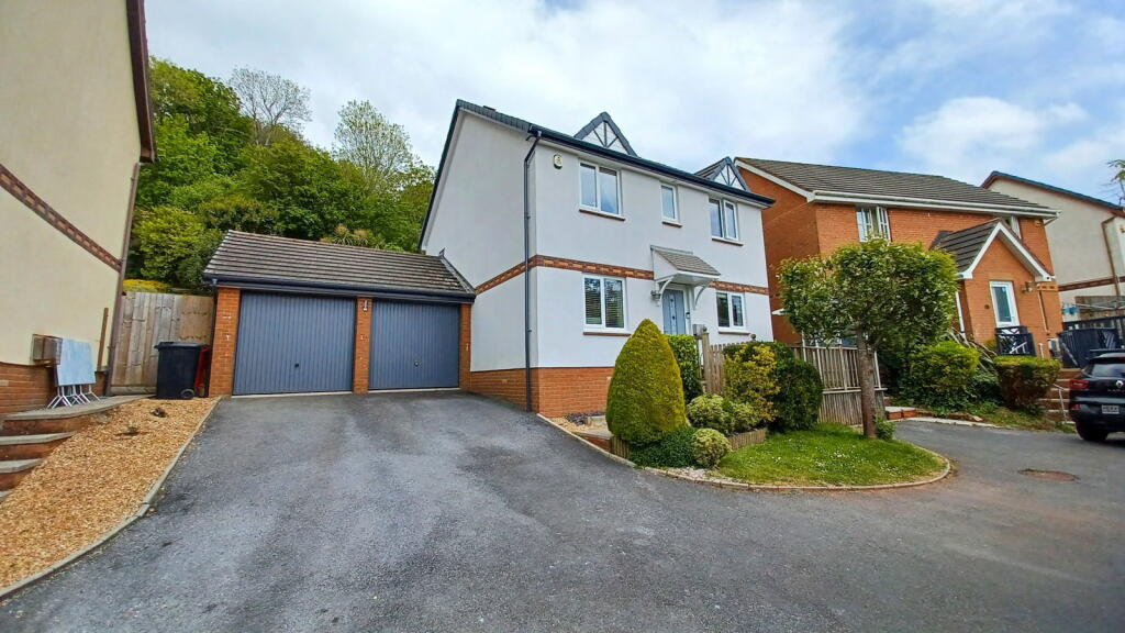 Main image of property: Barn Owl Close, TQ2 7TN