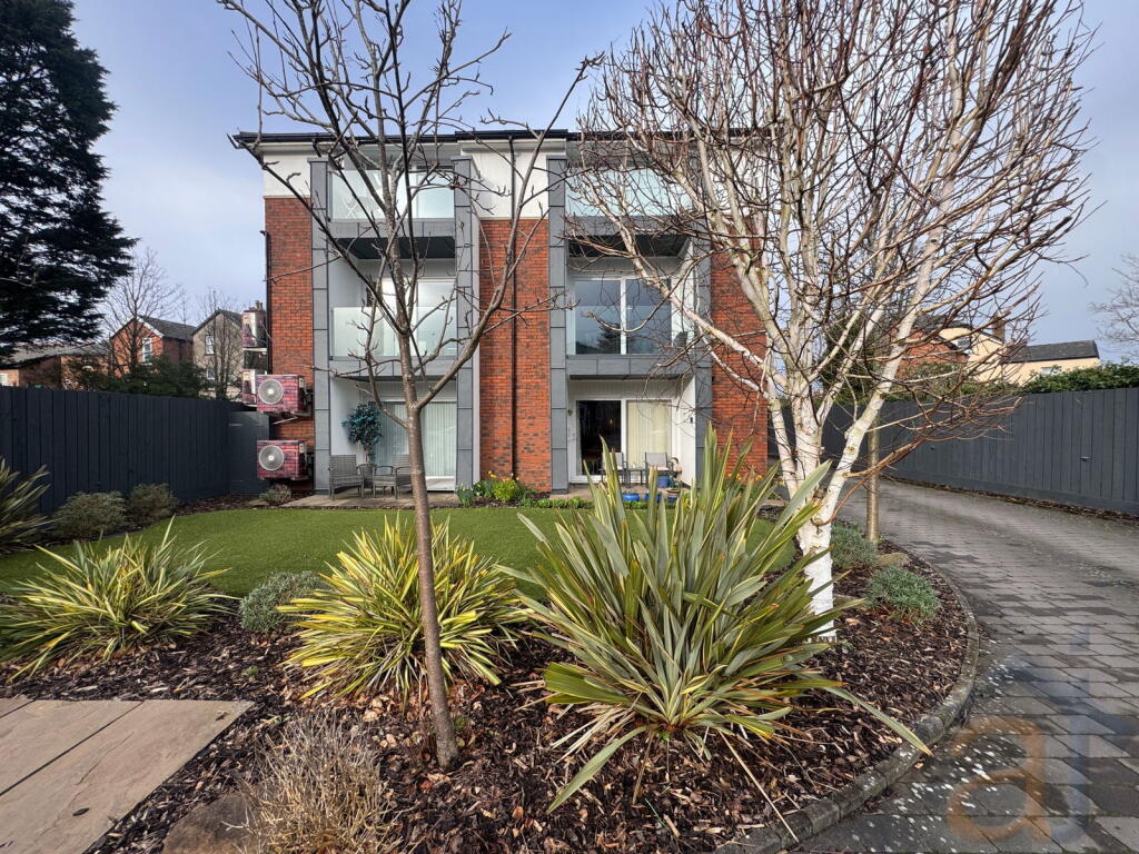 Main image of property: Dover Point, 2a Liverpool Road, Birkdale, PR8 4AU