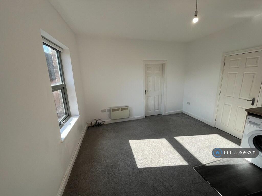 Main image of property: High St, Mansfield, NG21