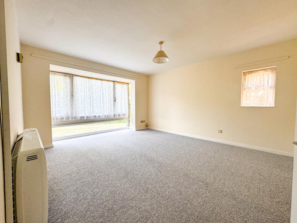 Derwent Close, Patchway, Bristol, BS34 photo 4