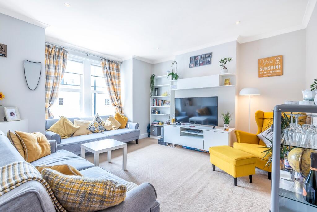 Main image of property: Thames Road, London, W4
