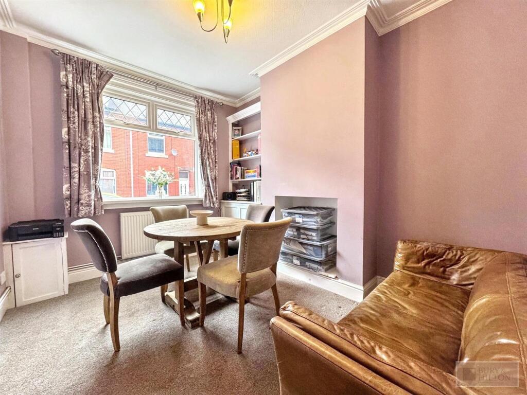 House in Stoke-on-Trent - View 3