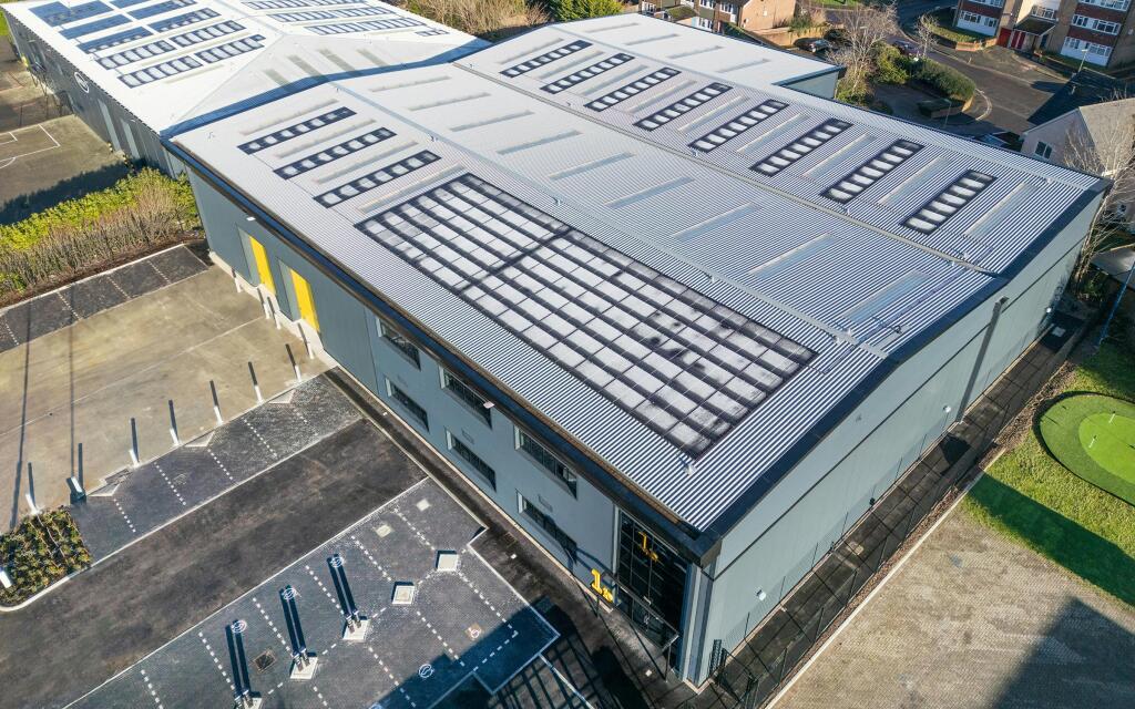 UNIT 1B WATCHMOOR POINT CAMBERLEY_004.jpg