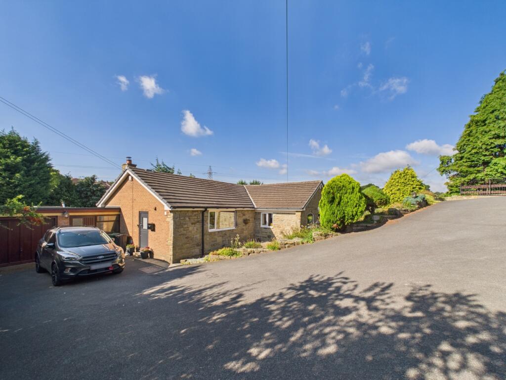 4-bed detached on Smith House Lane, Halifax, West Yorkshire, HX3, £435,000