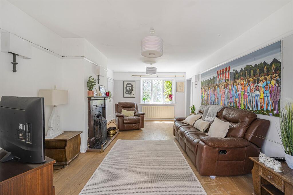 Marine Crescent, Seaford photo 3