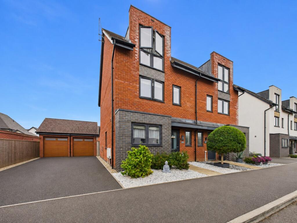 Main image of property: Coombe Close, Daventry, NN11 2PW