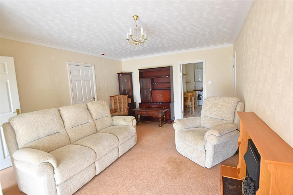 Apartment in Grimsby, Scartho - View 3