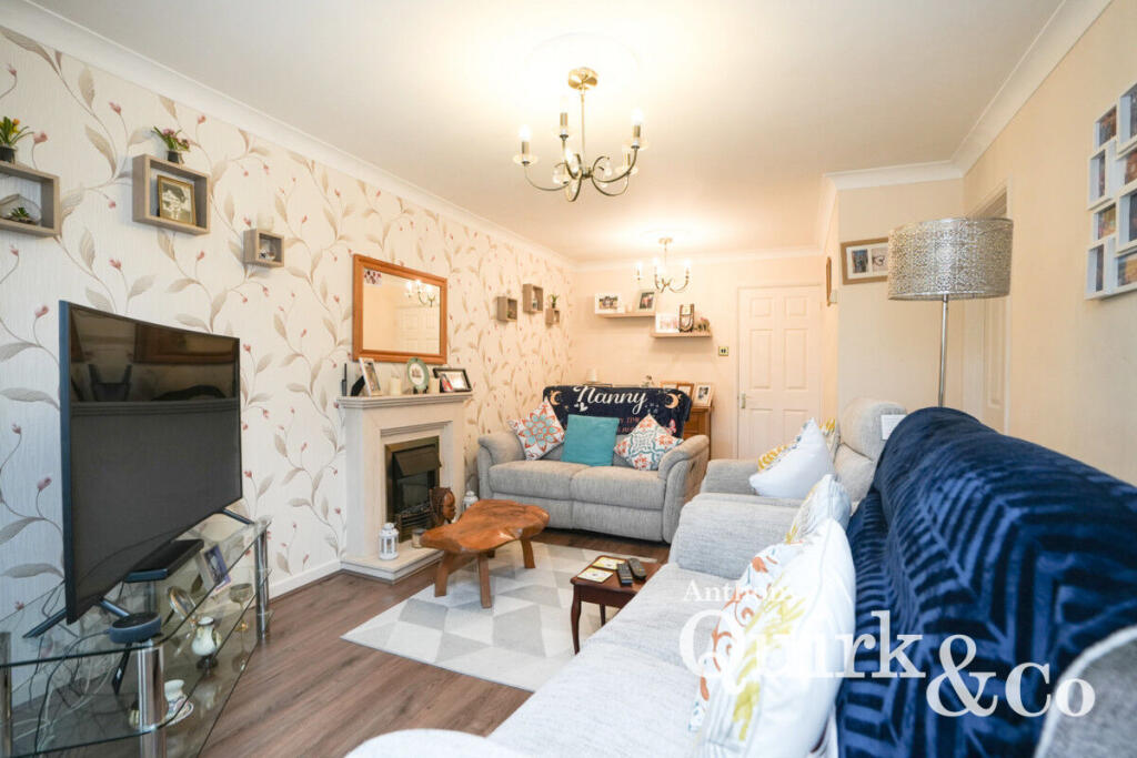 Coniston Road, Canvey Island, SS8 photo 3
