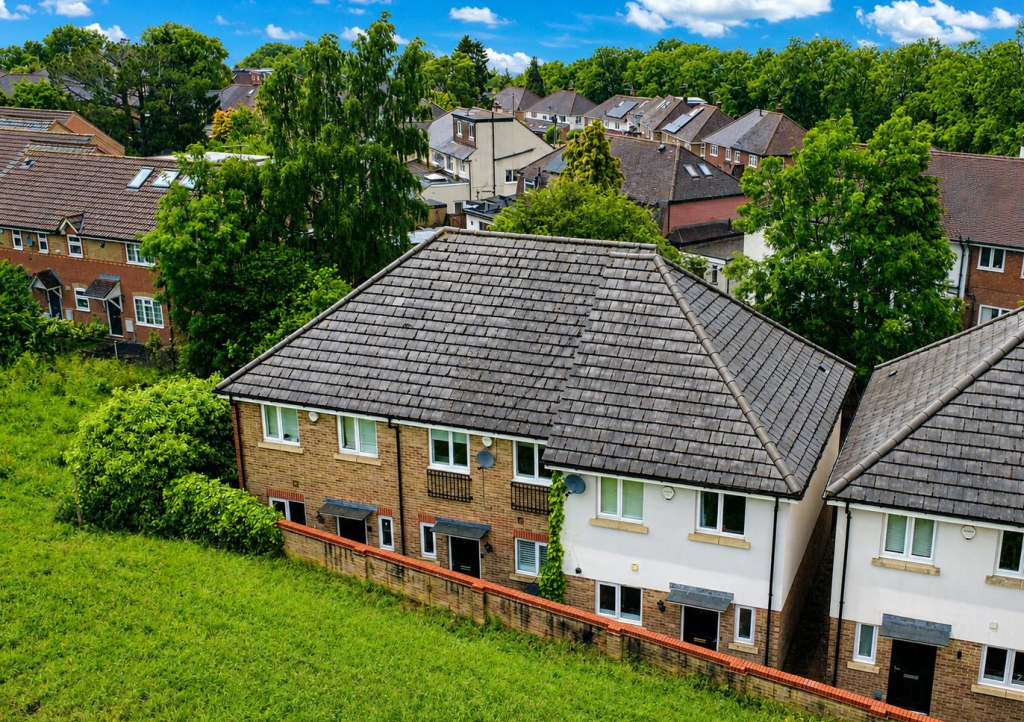 Main image of property: Summerleas Close, Adeyfield, Hemel Hempstead