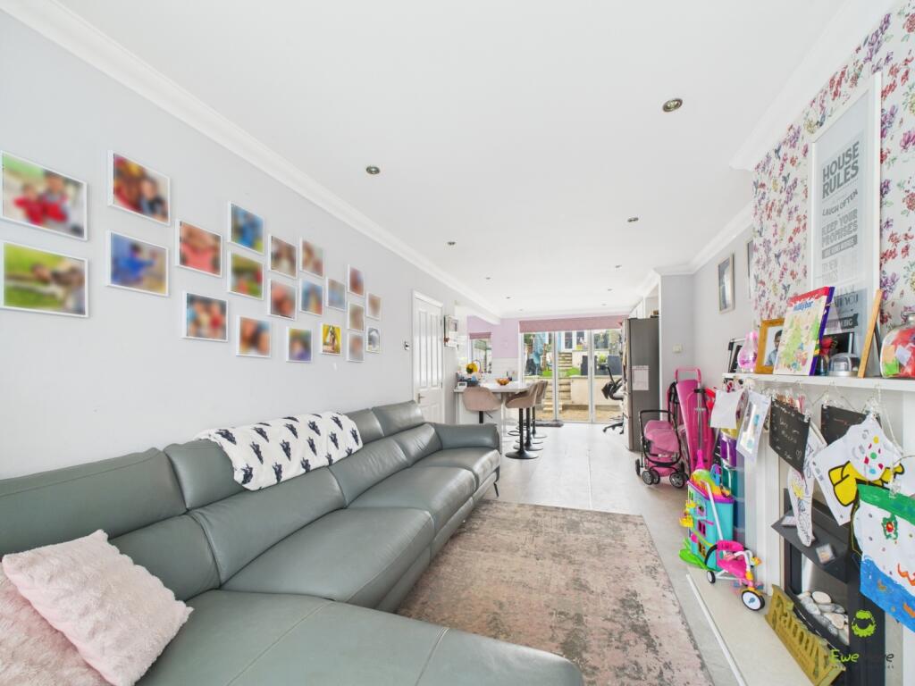 Collindale Avenue, Erith, Kent, DA8 photo 4