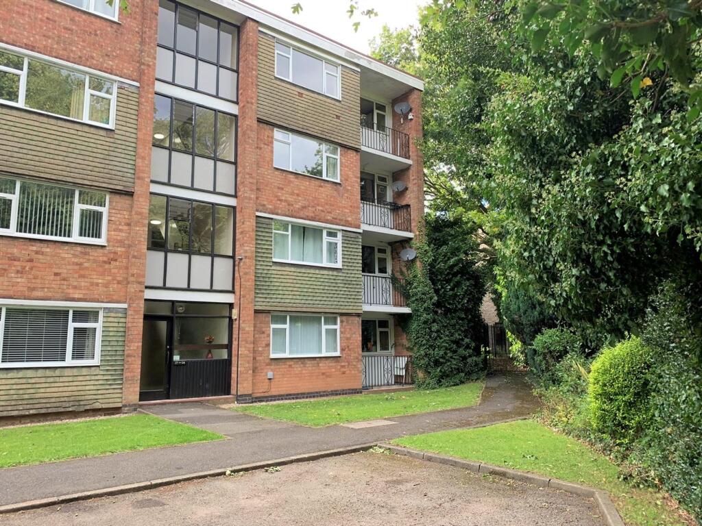 Main image of property: Tile Hill Lane, Coventry, CV4