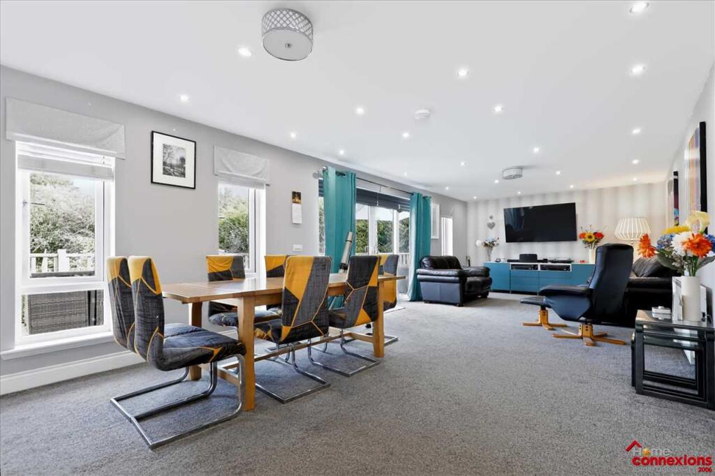 House in Strathaven, South Lanarkshire - View 4