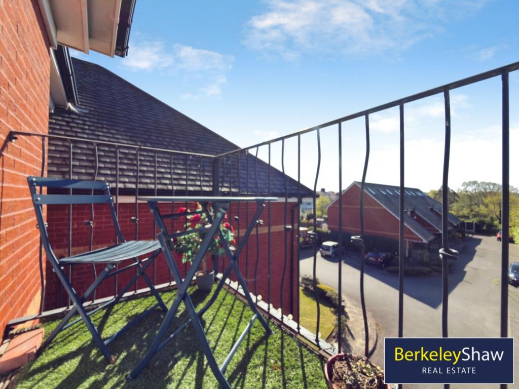 2-bed flat on Holly Mews, Moor Lane, Crosby, Liverpool, £240,000