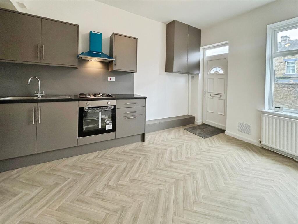 Greaves Street, Bradford, BD5 7PE - View 2