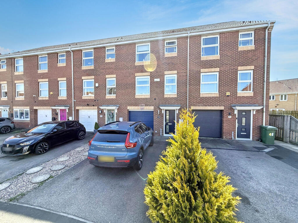 4-bed house on Sandford Close, Wingate, Durham, TS28 5FD, £135,000