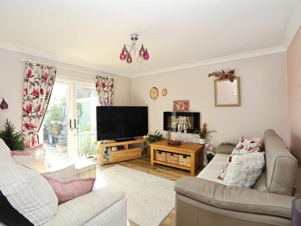 House in Cardiff - More