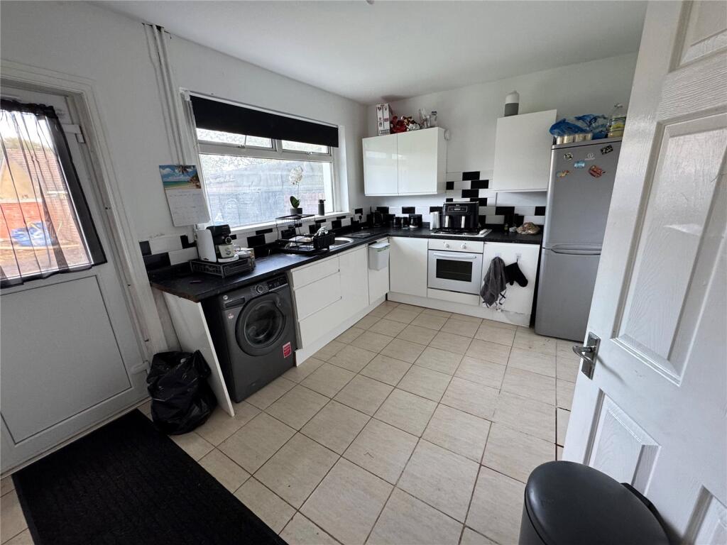 Amroth Road, Caerau, Cardiff, CF5 photo 3