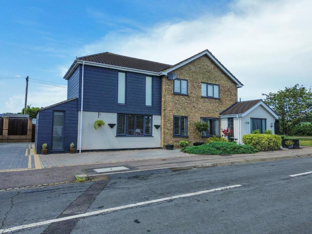 Main image of property: Hardwick Close, Shefford, SG17