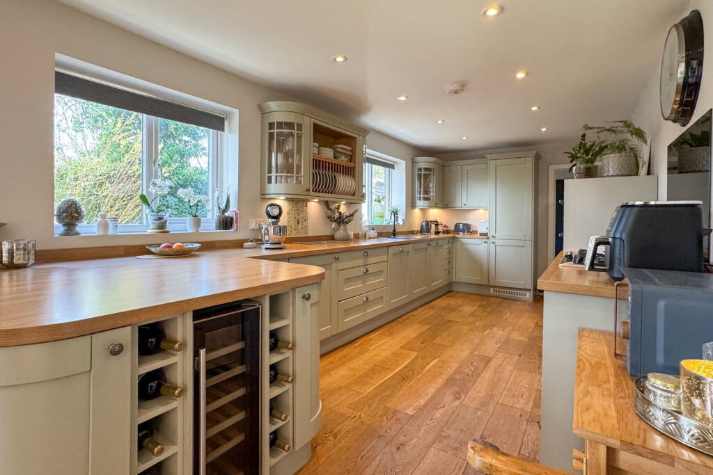 Alresford, SO24  photo 4
