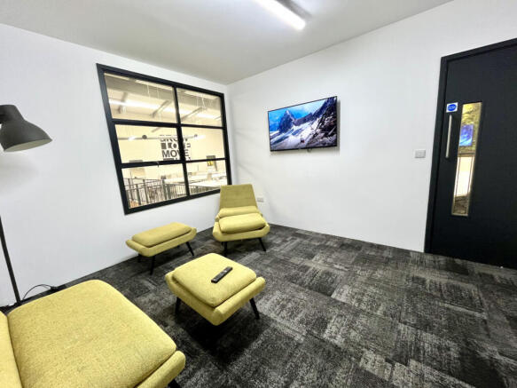 Waiting Room / Office 2