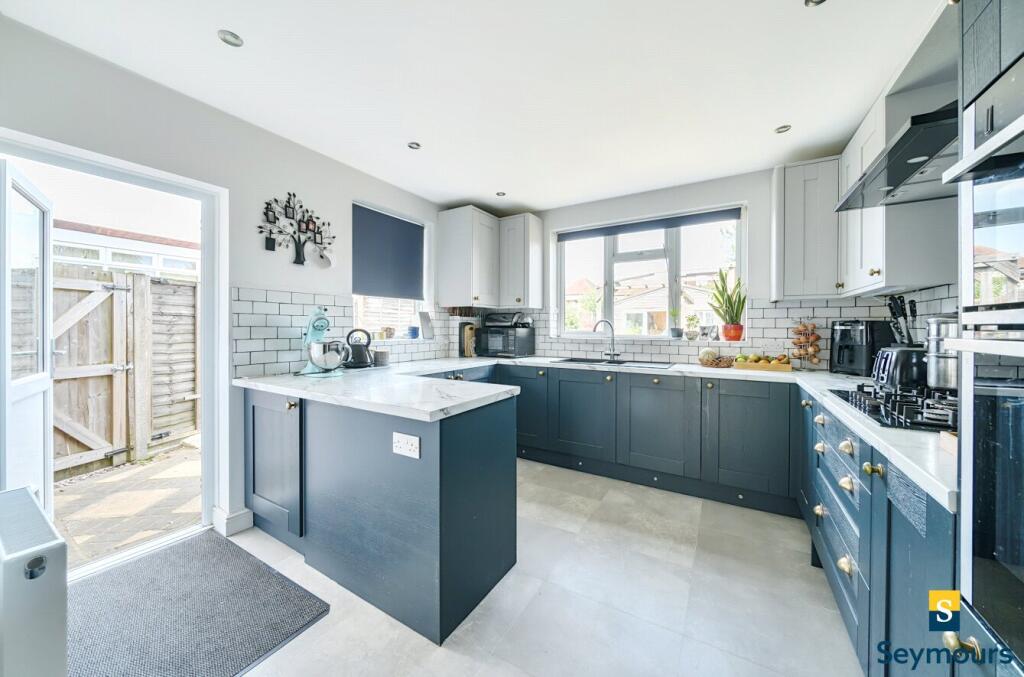 Byrefield Road, Guildford, Surrey, GU2 photo 4