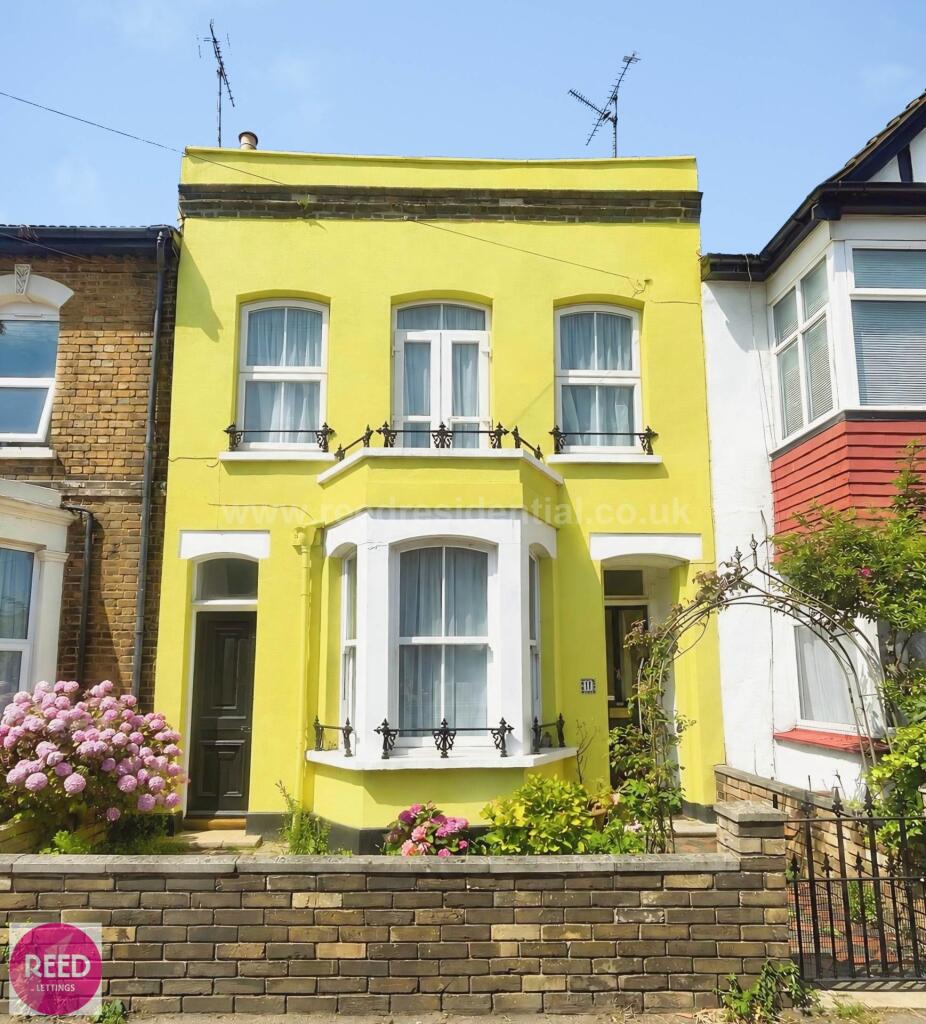 3-bed house on Park Street, Westcliff On Sea, £350,000