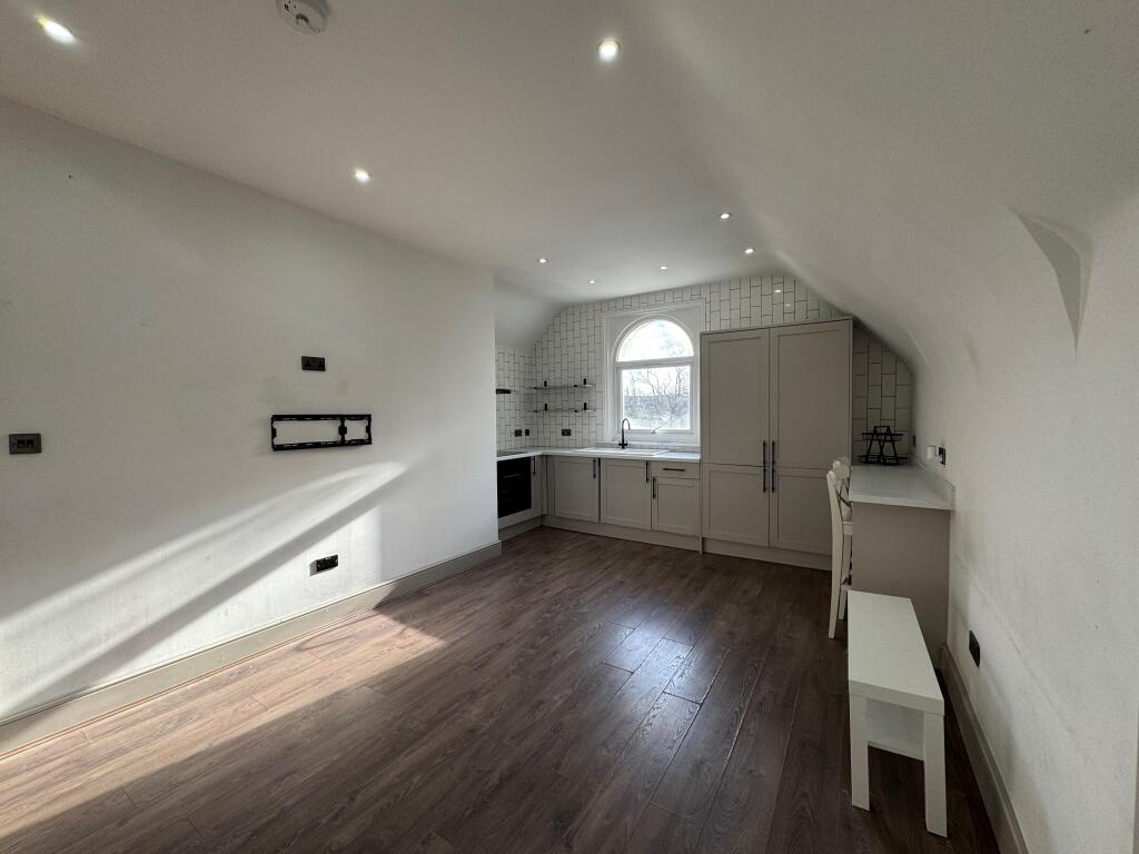 Main image of property: Ullet Road, L8