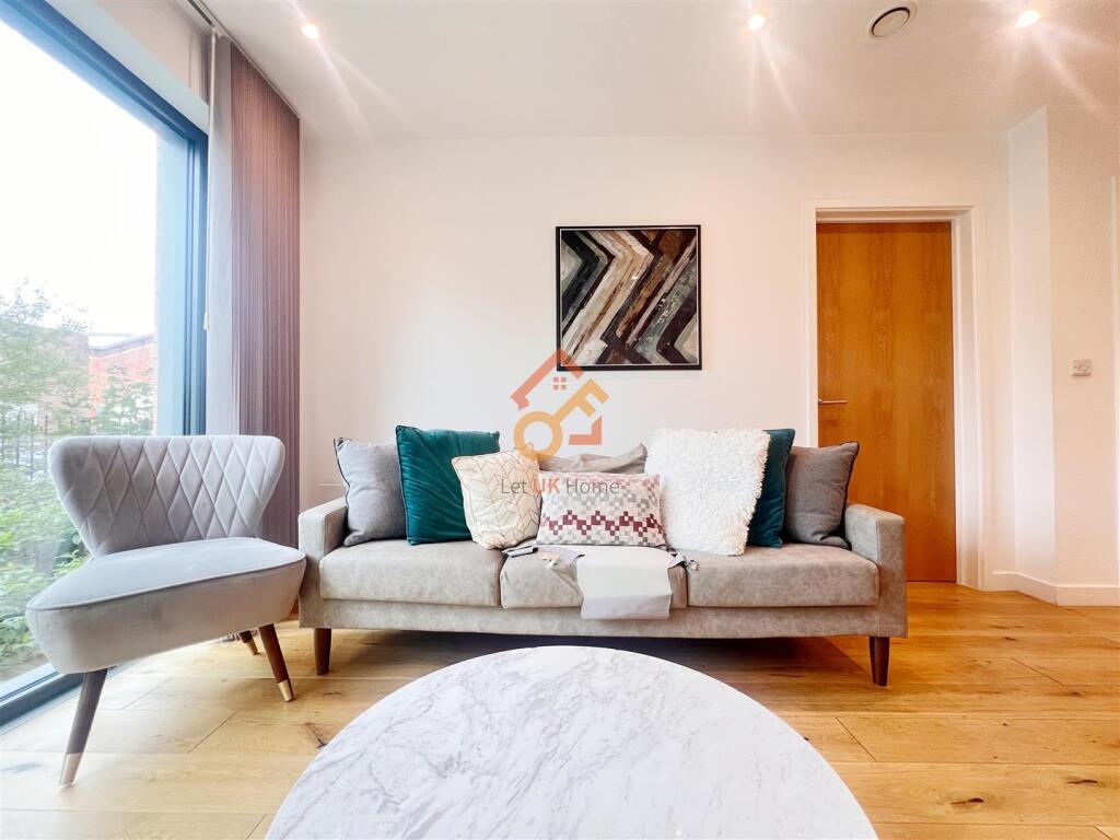 Apartment in Birmingham, Digbeth - View 2