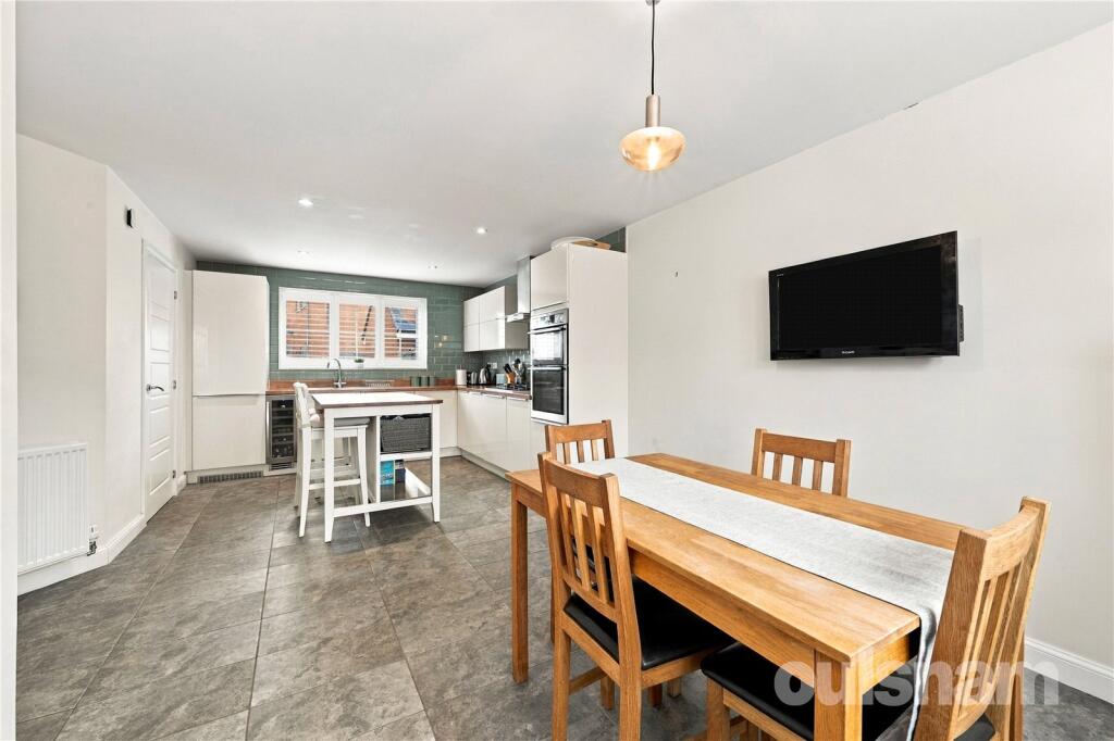 House in Bromsgrove, Rectory Garden, Alvechurch - View 2