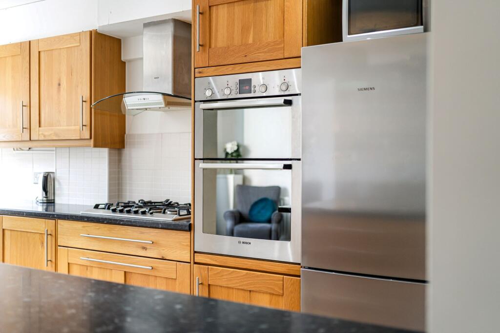 House in Epsom, Nork - View 4