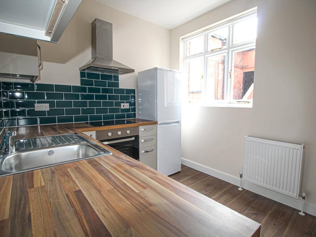 Apartment in Leeds, West Yorkshire - View 5