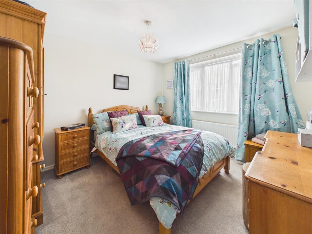 Apartment in Reading - View 4