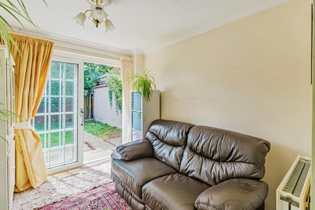 House in Crawley, Southgate - View 5